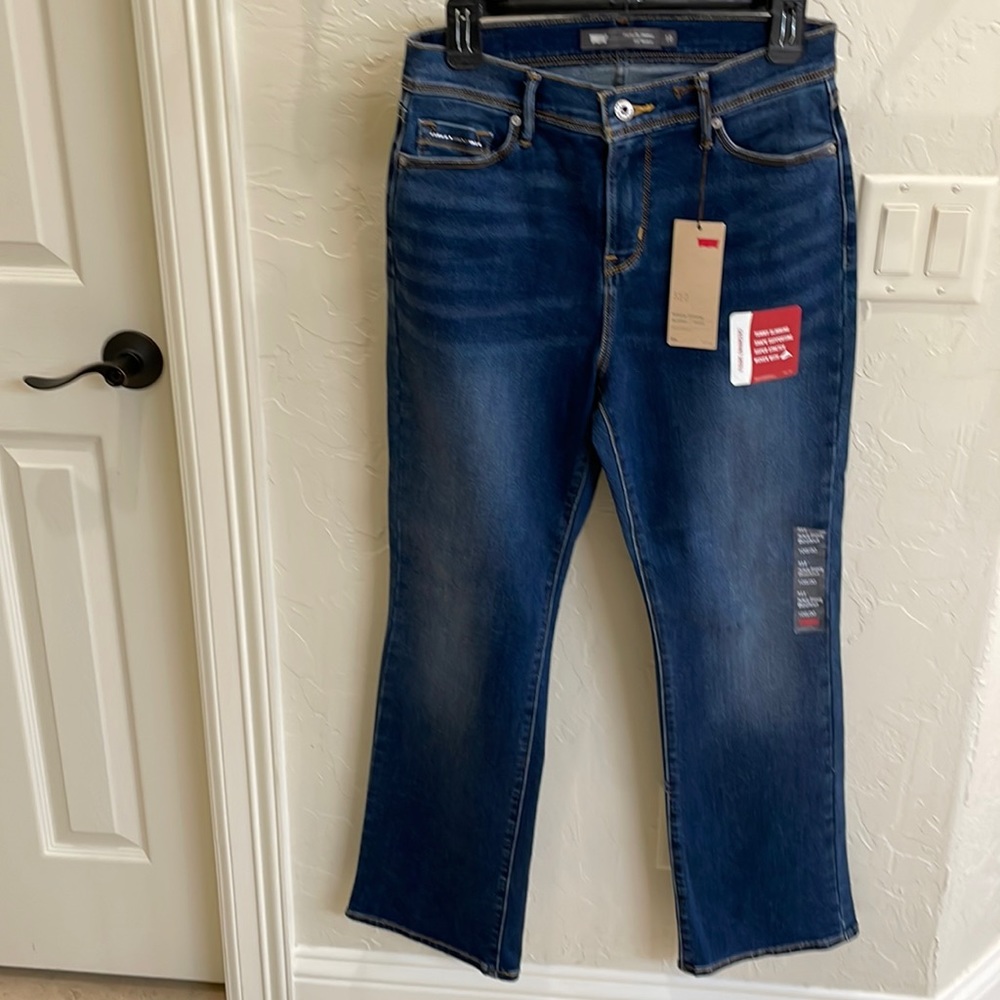 NWT Levi’s 512 perfectly slimming boot cut size 10 short/ 30